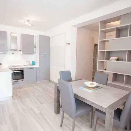 Apartament Lungomare - Goelba