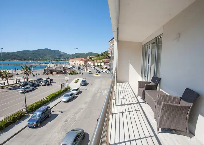 Lungomare - Goelba * פורטופראיו